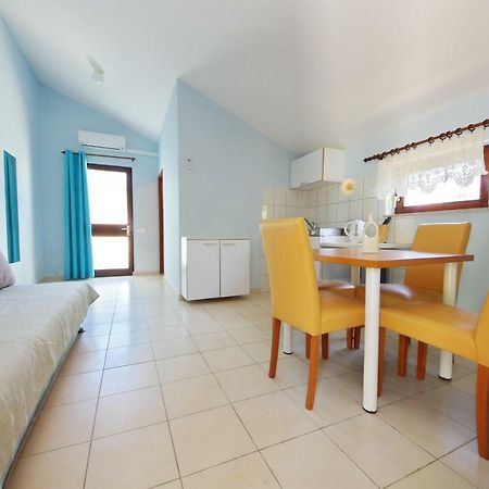 Apartments Eduard Vrsi Zewnętrze zdjęcie