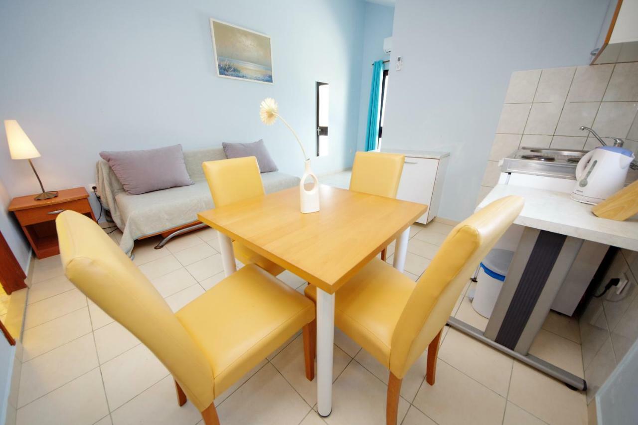 Apartments Eduard Vrsi Zewnętrze zdjęcie
