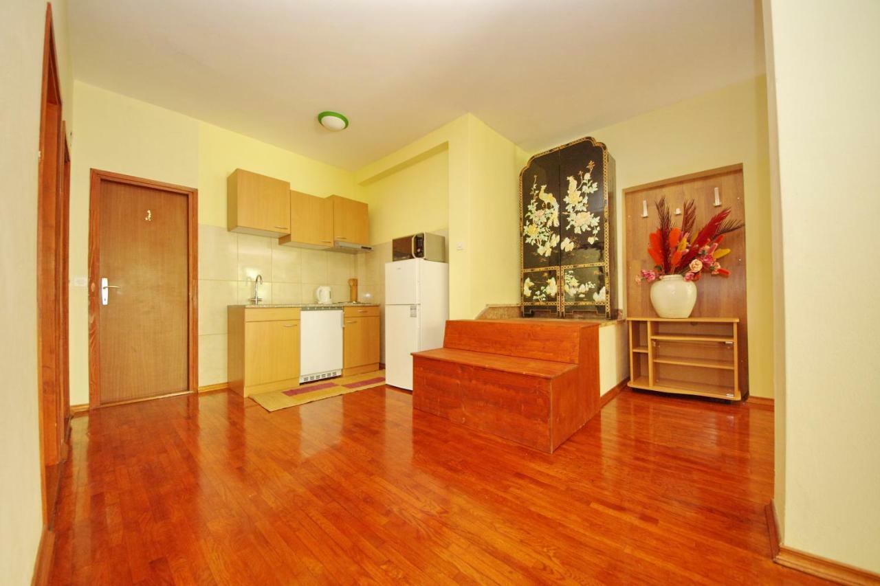 Apartments Eduard Vrsi Zewnętrze zdjęcie
