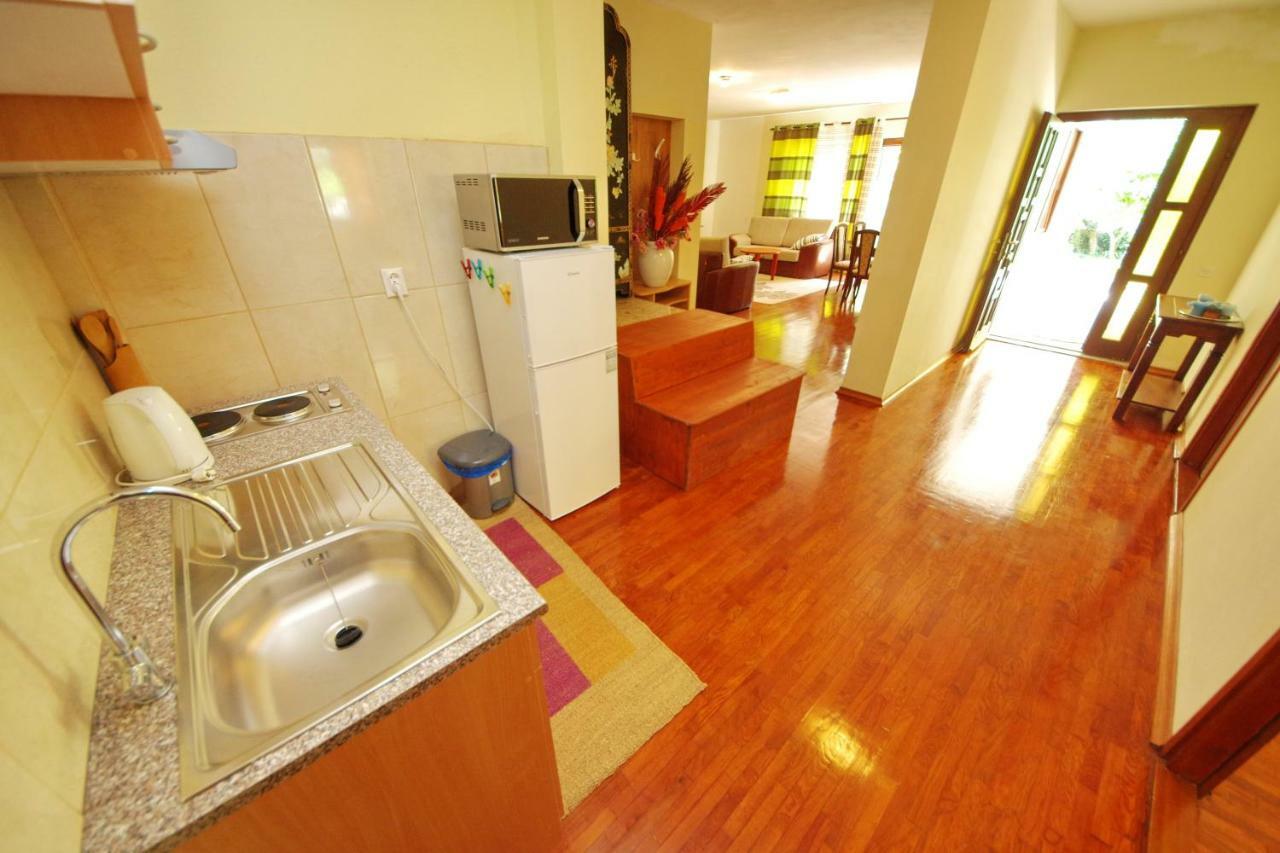 Apartments Eduard Vrsi Zewnętrze zdjęcie