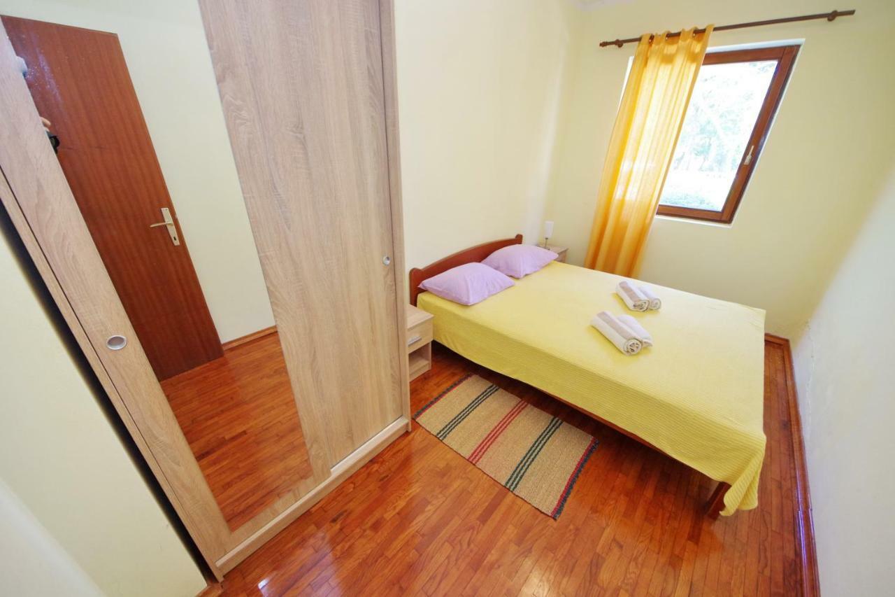 Apartments Eduard Vrsi Zewnętrze zdjęcie