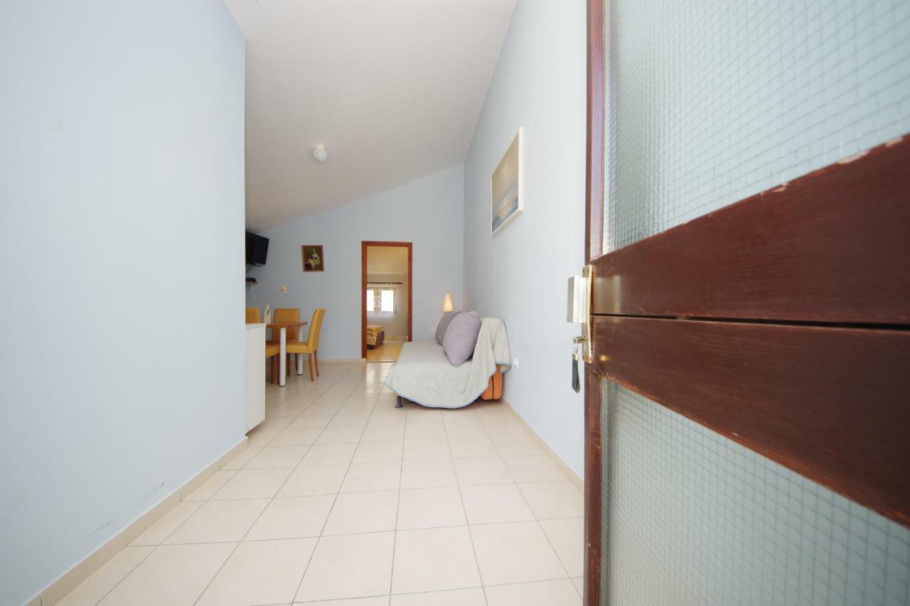 Apartments Eduard Vrsi Zewnętrze zdjęcie