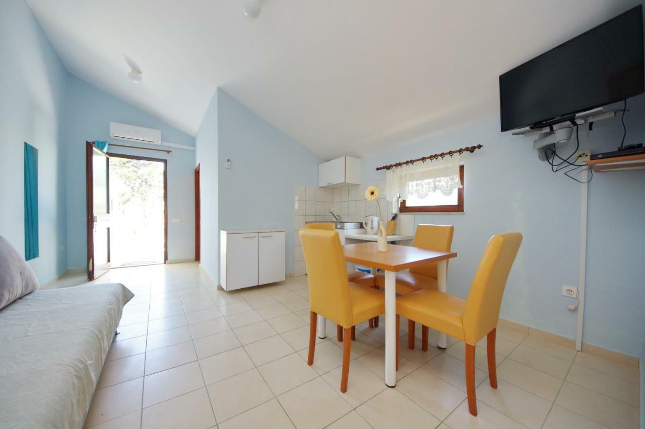 Apartments Eduard Vrsi Zewnętrze zdjęcie
