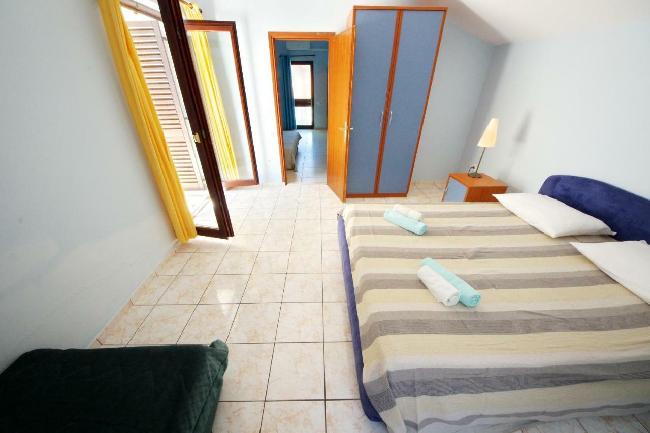Apartments Eduard Vrsi Zewnętrze zdjęcie