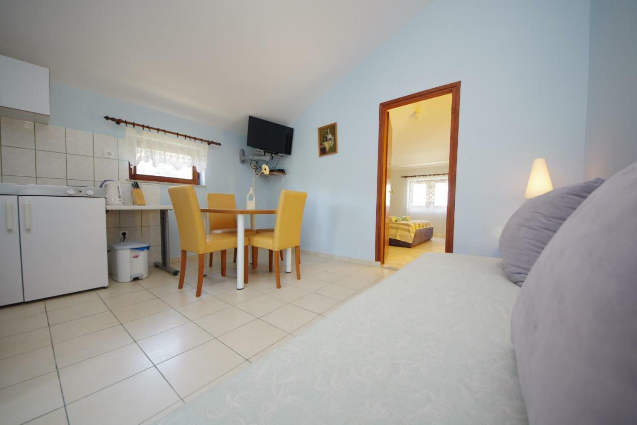 Apartments Eduard Vrsi Zewnętrze zdjęcie