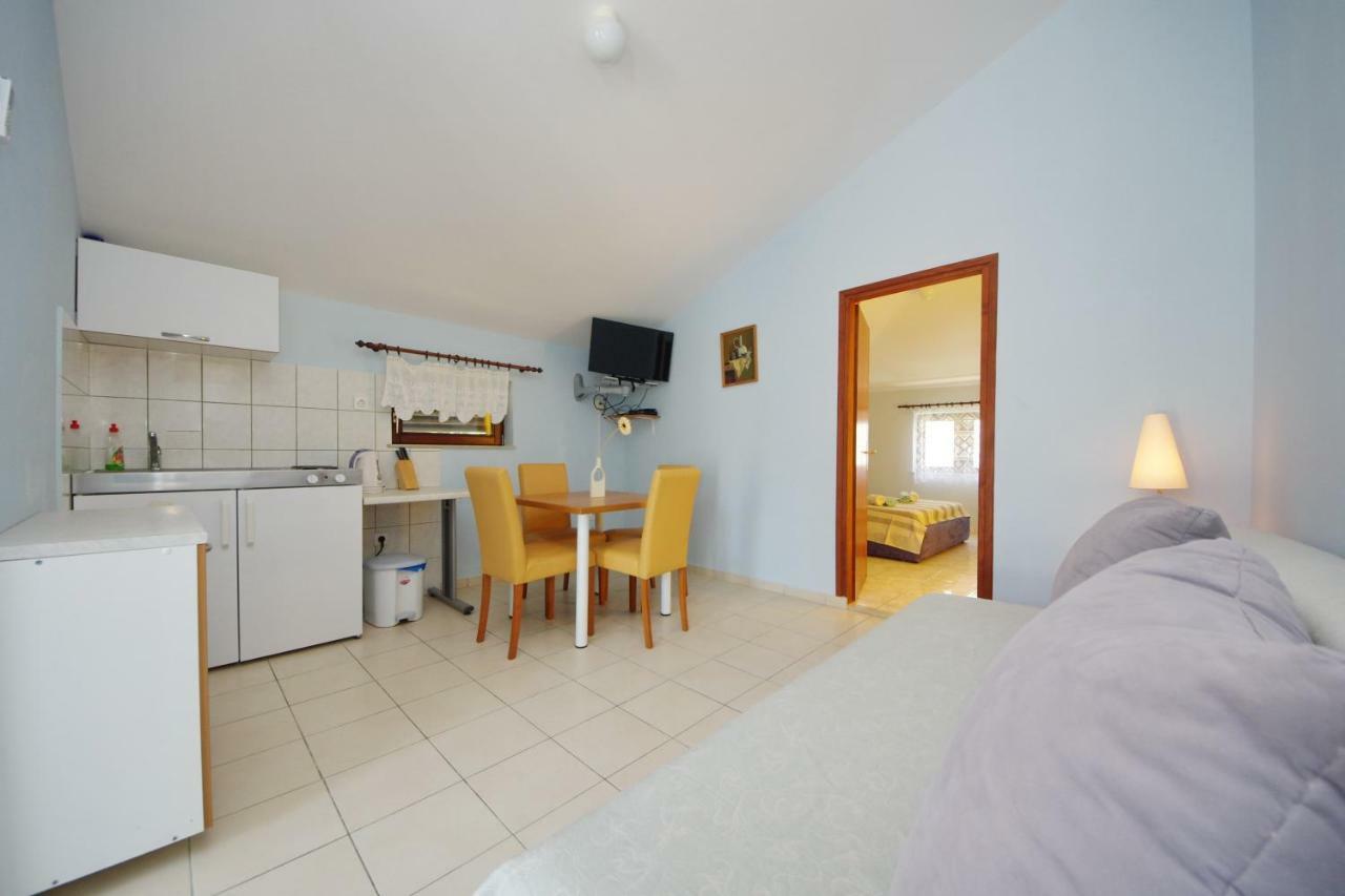 Apartments Eduard Vrsi Zewnętrze zdjęcie
